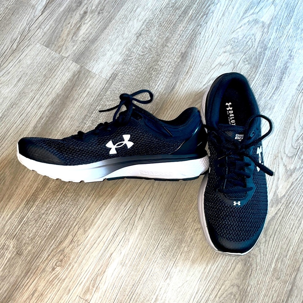 Under Armour woman’s sneakers
